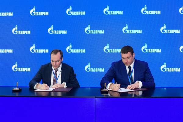 «Газпром» договорился о дальнейшем развитии газомоторной инфраструктуры в четырех регионах РФ