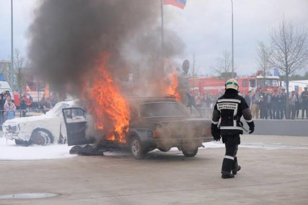 На «Комплексной безопасности» проходят показательные выступления пожарных в боёвках «Энергоконтракта»