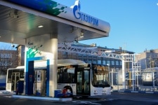 На АГНКС «Газпрома» началась заправка новых газовых автобусов Санкт-Петербурга
