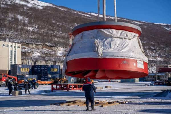 Рабочее колесо турбины для первого гидроагрегата Усть-Среднеканской ГЭС прибыло на станцию