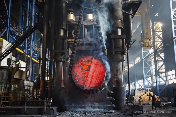 На ЭМСС изготовлен стальной слиток массой 415 тонн для производства обечайки корпуса реактора АЭС «Аккую»