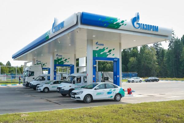 В Новгородской области на трассе М-11 открыты СПГ-АЗС “Газпром”